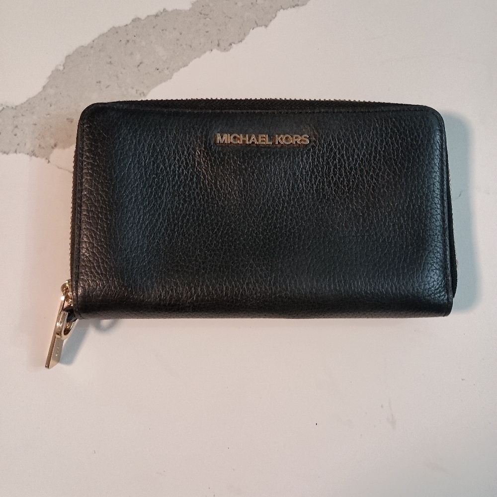 MICHAEL KORS WALLET BLACK PEBBLE LEATHER ZIP AROUND